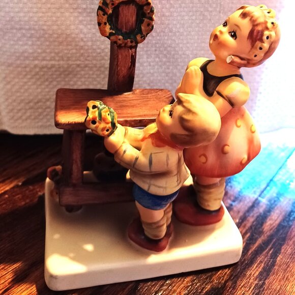 3 Hummels on fence+1 Adoration - Picture 7 of 10